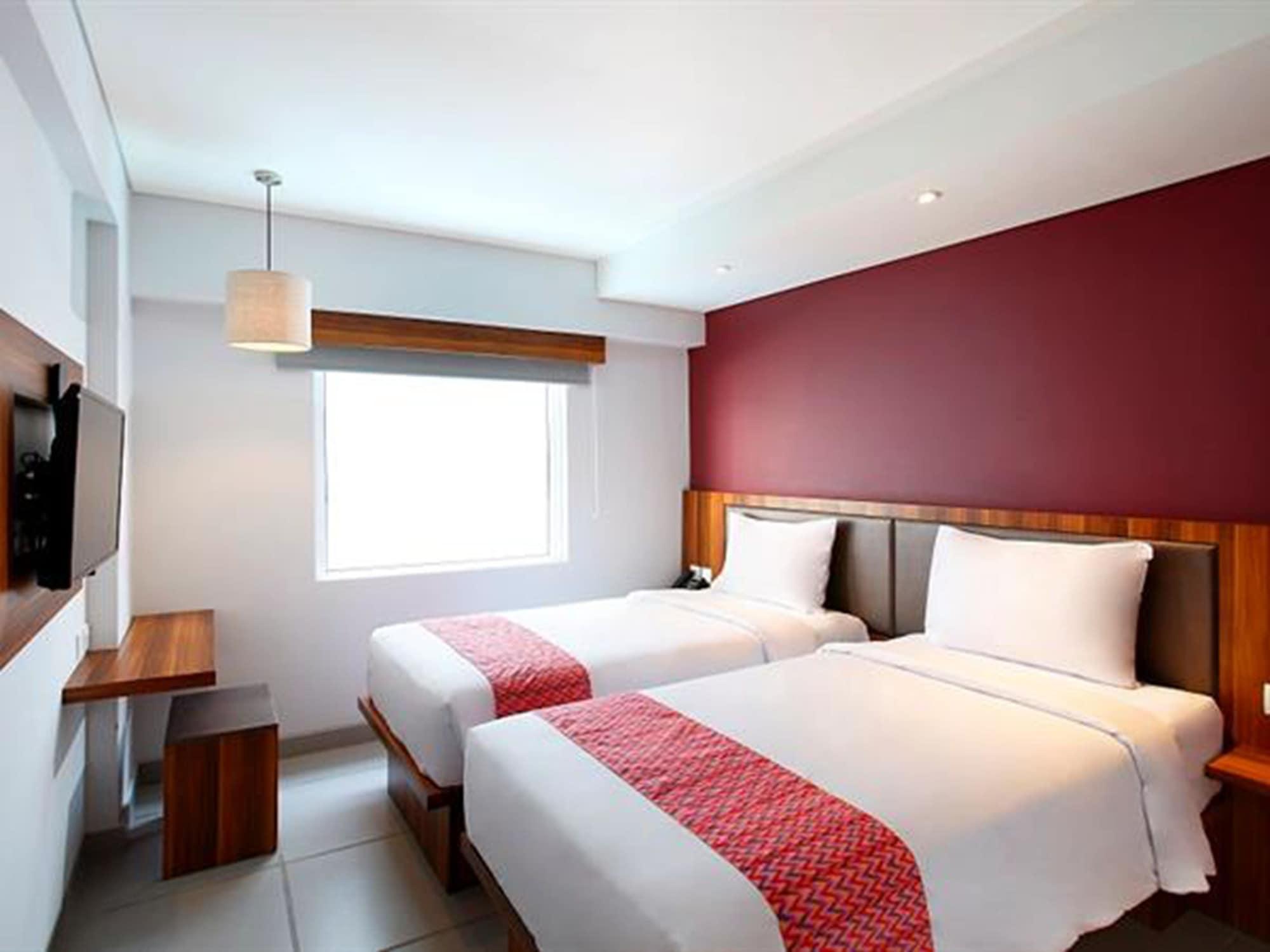 Hotel Swiss-Belexpress Kuta Legian Exterior foto