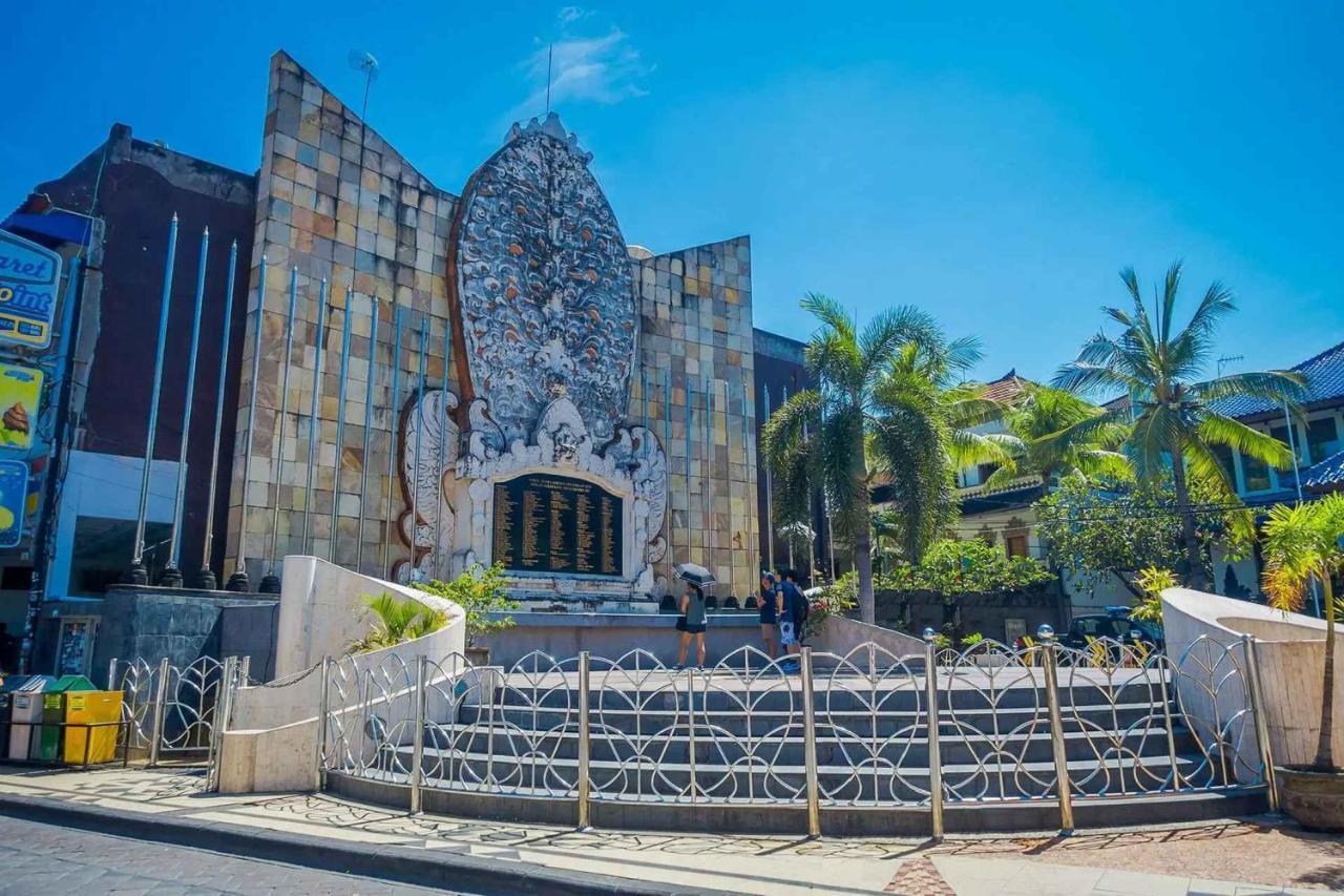 Hotel Swiss-Belexpress Kuta Legian Exterior foto