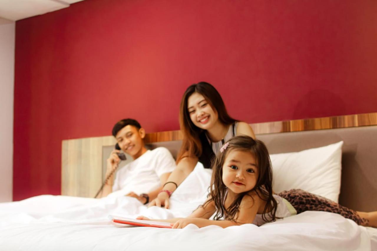 Hotel Swiss-Belexpress Kuta Legian Exterior foto