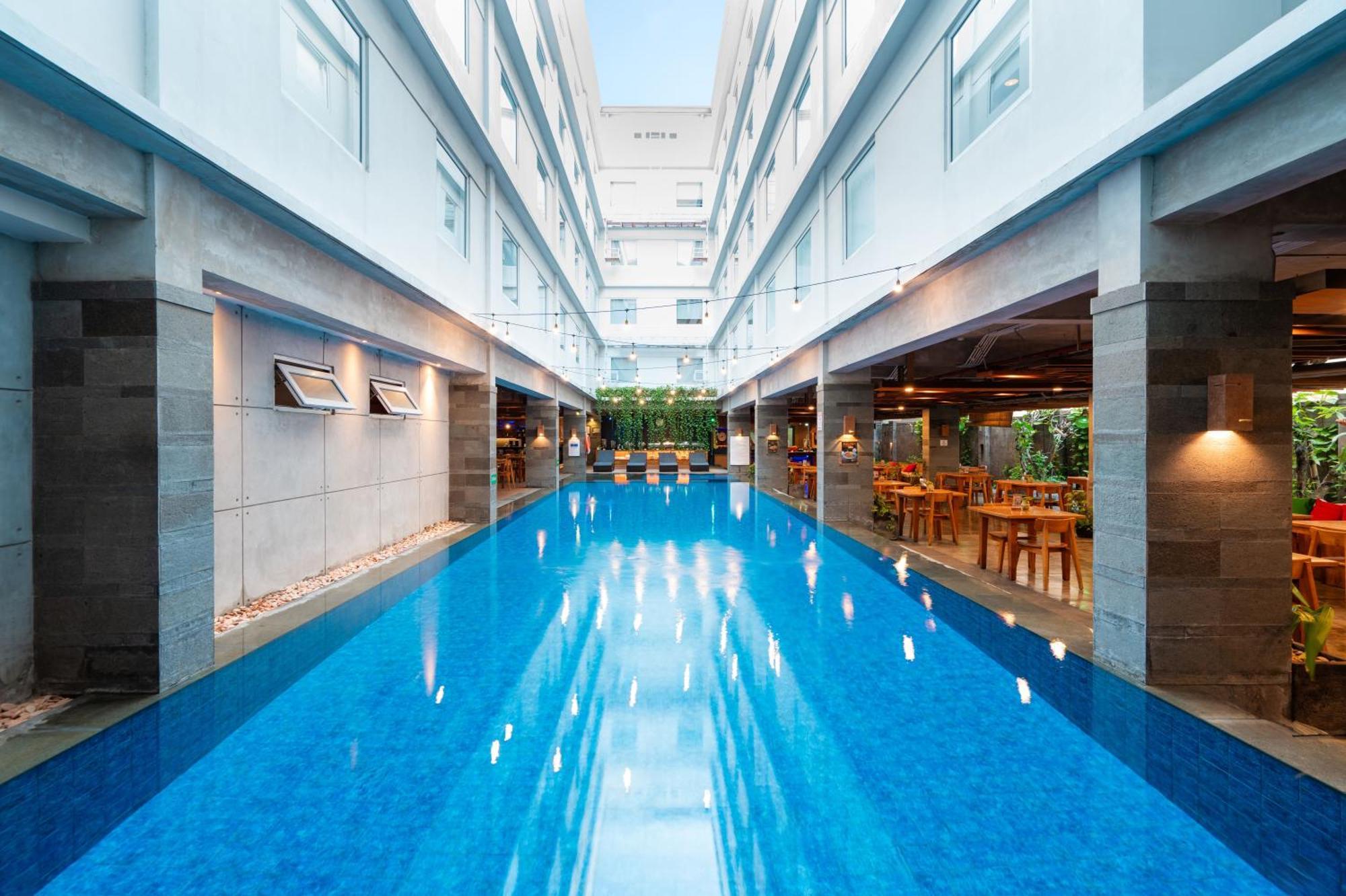 Hotel Swiss-Belexpress Kuta Legian Exterior foto