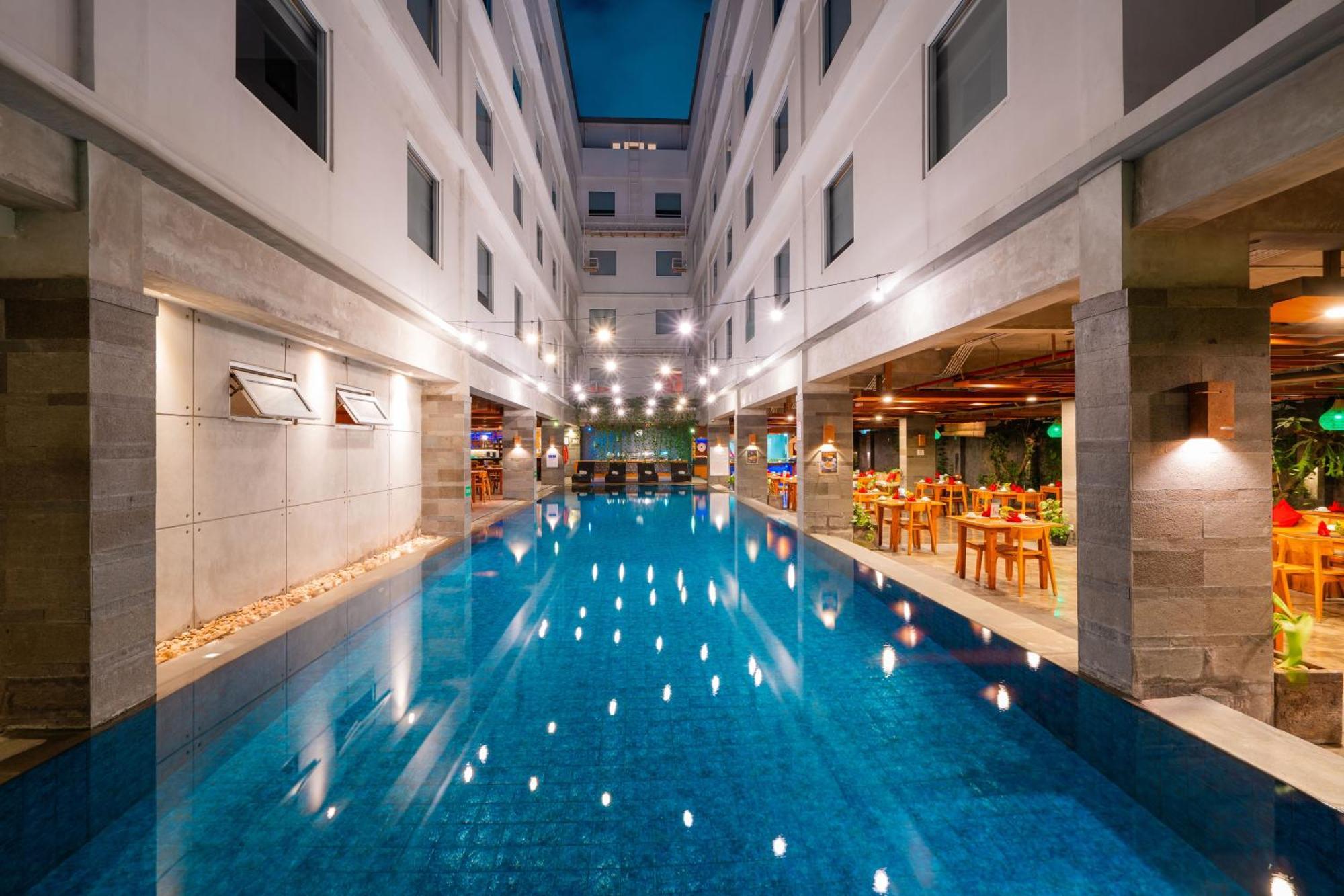 Hotel Swiss-Belexpress Kuta Legian Exterior foto