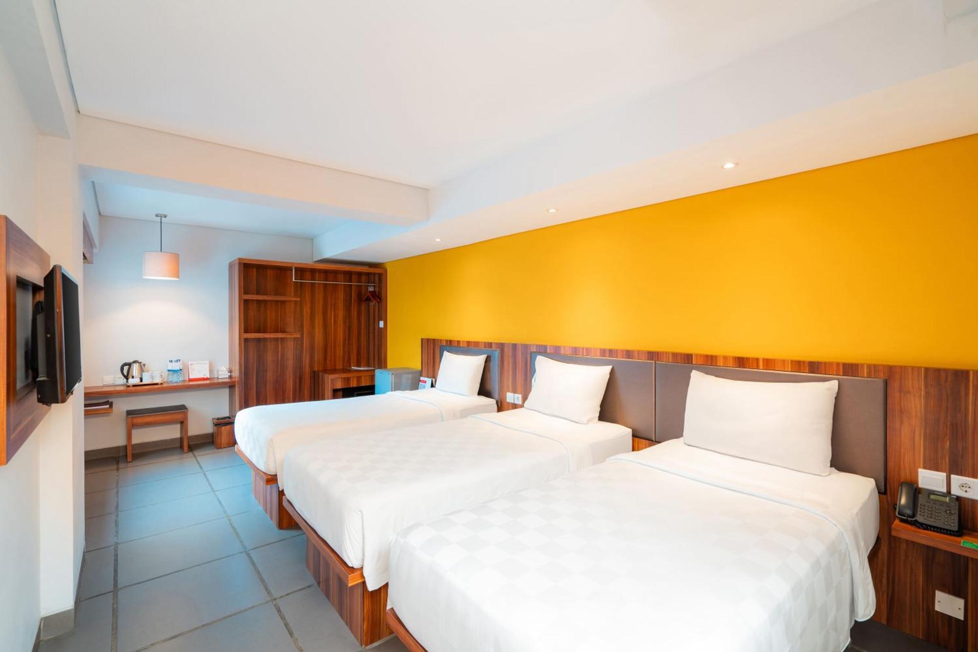 Hotel Swiss-Belexpress Kuta Legian Exterior foto