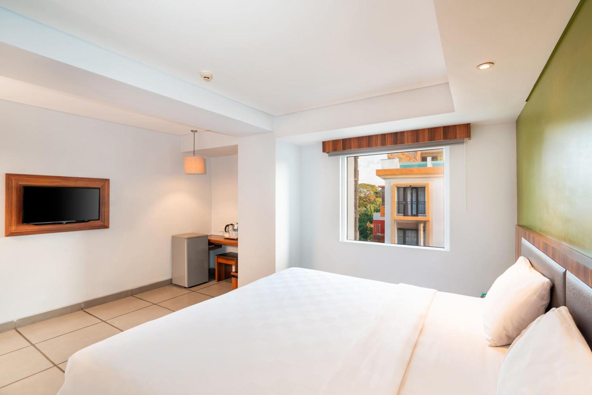 Hotel Swiss-Belexpress Kuta Legian Exterior foto