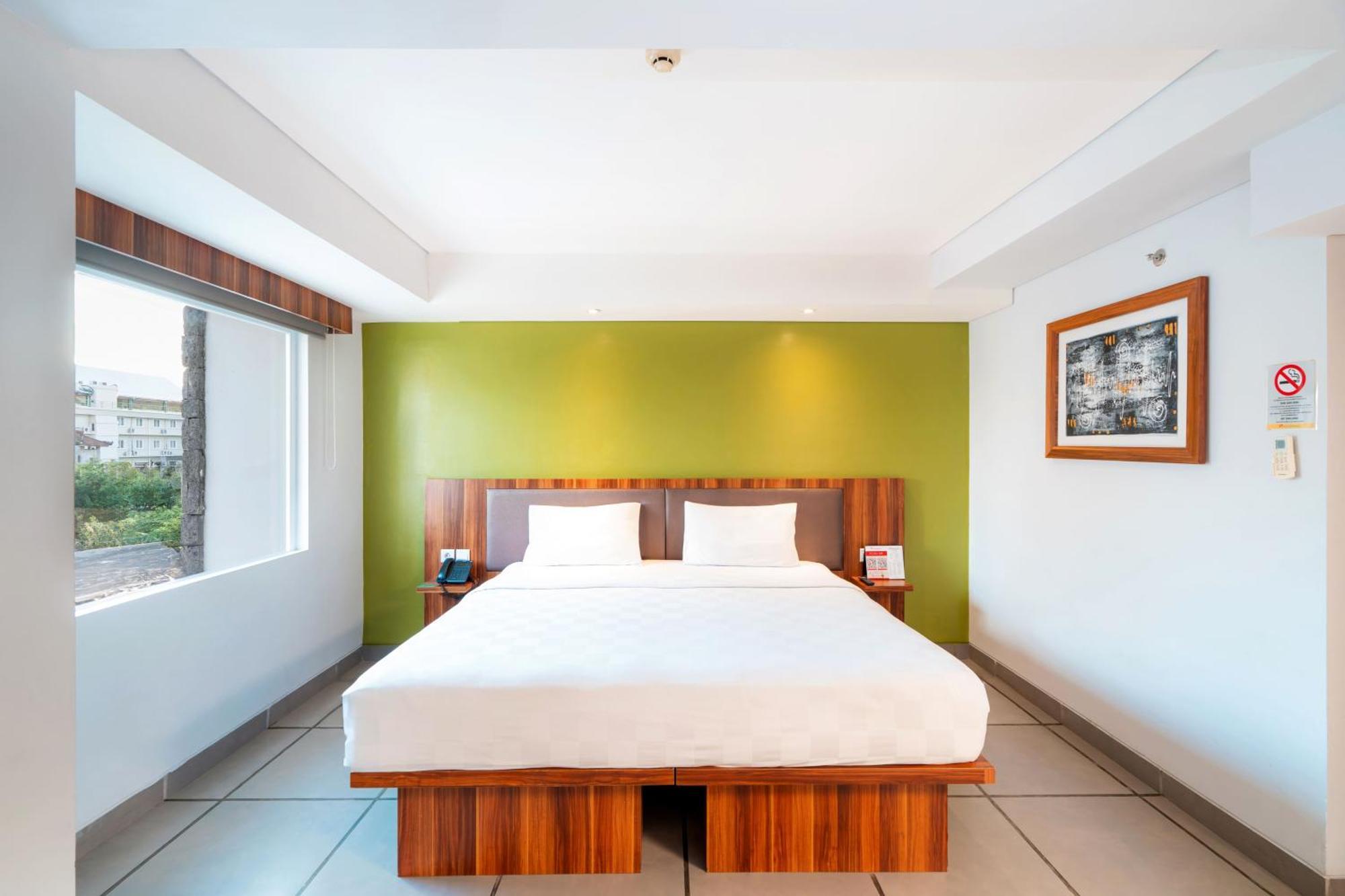 Hotel Swiss-Belexpress Kuta Legian Exterior foto