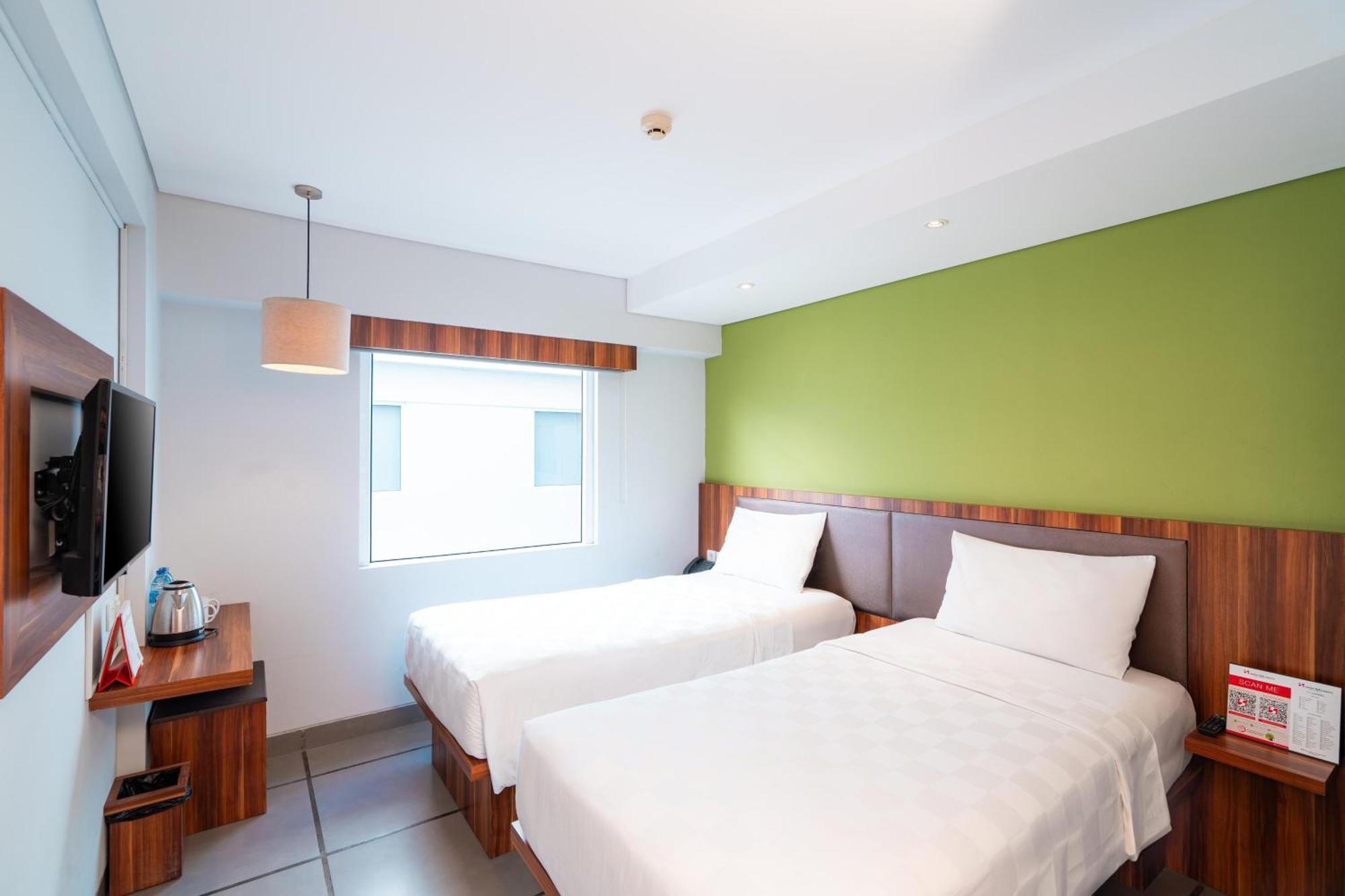 Hotel Swiss-Belexpress Kuta Legian Exterior foto