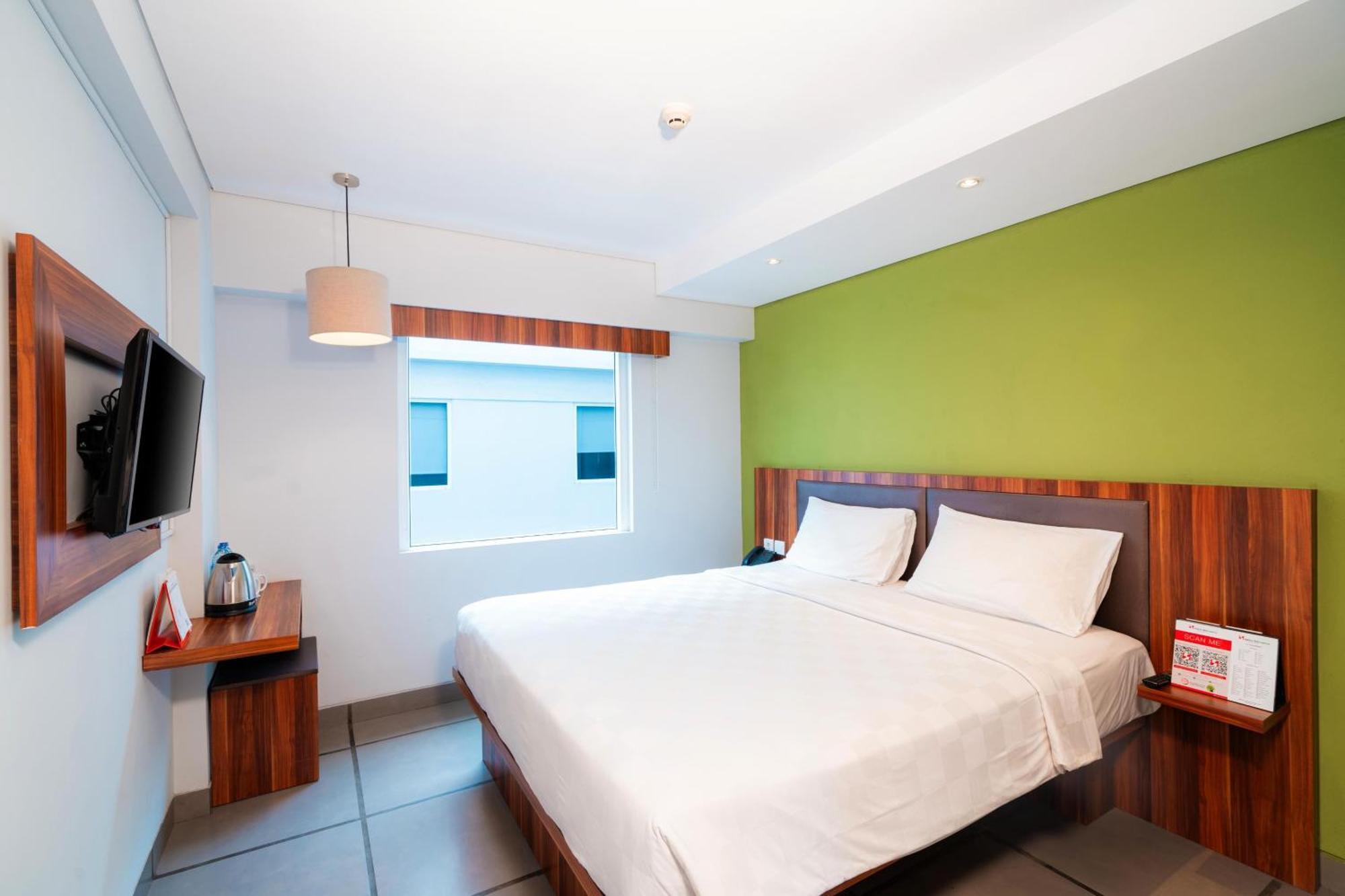 Hotel Swiss-Belexpress Kuta Legian Exterior foto