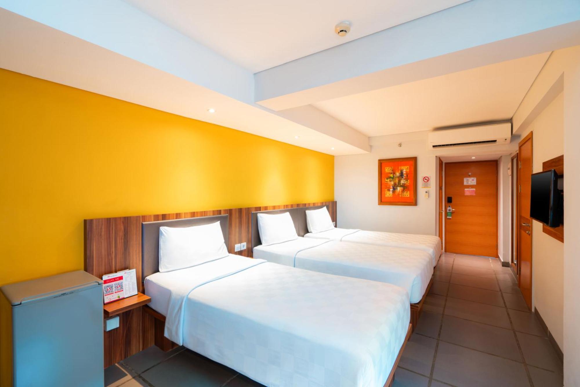 Hotel Swiss-Belexpress Kuta Legian Exterior foto